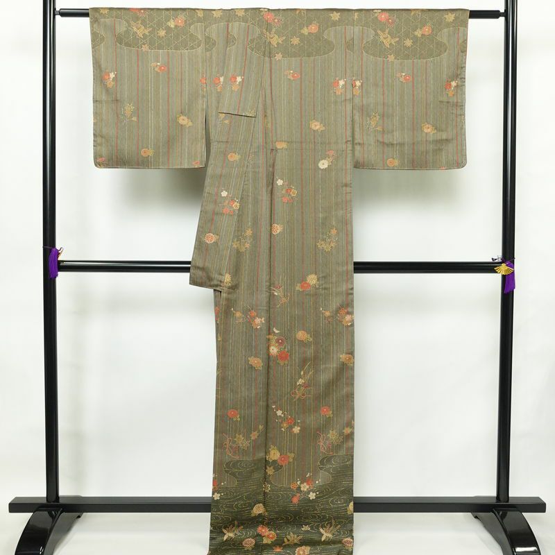 訪問着 良品 正絹 古典柄 袷仕立て 身丈166.5cm 裄丈69.5cm 一部しつけ糸付き 金彩 フォーマル 着物 緑・うぐいす色_画像2