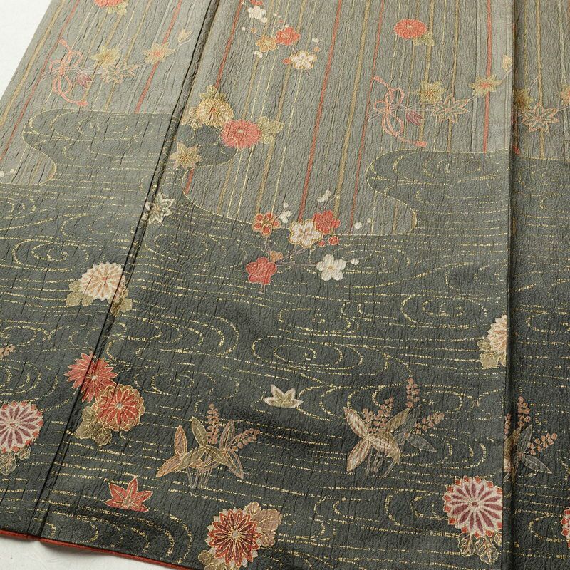 訪問着 良品 正絹 古典柄 袷仕立て 身丈166.5cm 裄丈69.5cm 一部しつけ糸付き 金彩 フォーマル 着物 緑・うぐいす色_画像4