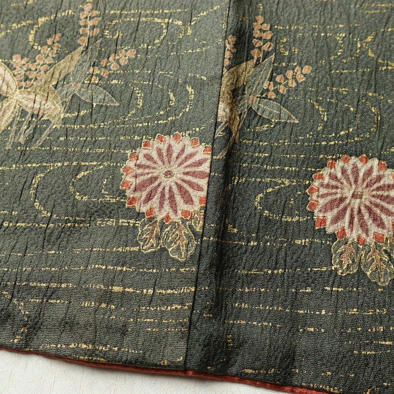 訪問着 良品 正絹 古典柄 袷仕立て 身丈166.5cm 裄丈69.5cm 一部しつけ糸付き 金彩 フォーマル 着物 緑・うぐいす色_画像13