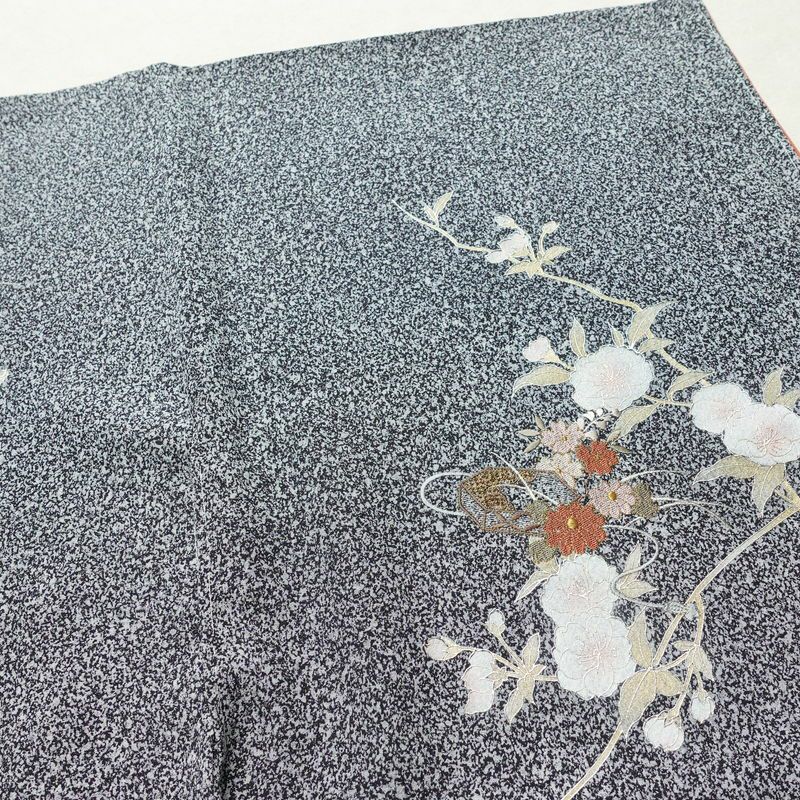 付け下げ 良品 しつけ糸付き 縮緬 正絹 花柄 袷仕立て 身丈162cm 裄丈65cm 箔 刺繍 金彩 フォーマル 着物 黒_画像14