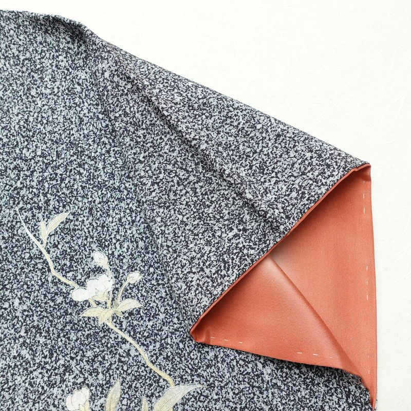 付け下げ 良品 しつけ糸付き 縮緬 正絹 花柄 袷仕立て 身丈162cm 裄丈65cm 箔 刺繍 金彩 フォーマル 着物 黒_画像15