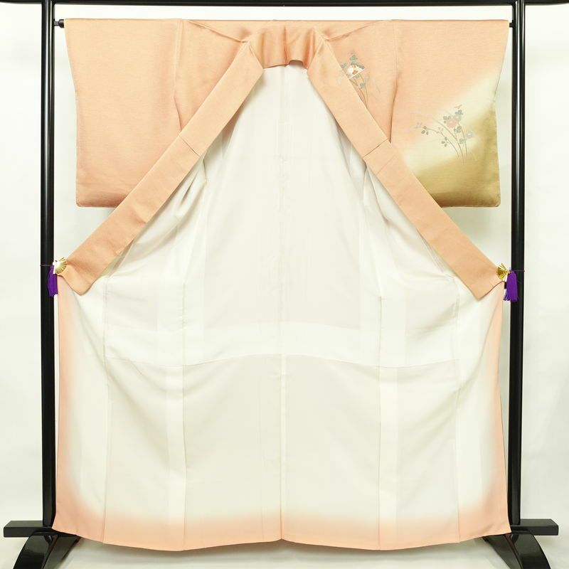 訪問着 良品 しつけ糸付き 正絹 古典柄 袷仕立て 身丈162.5cm 裄丈66cm 箔 フォーマル 着物 ピンク_画像3