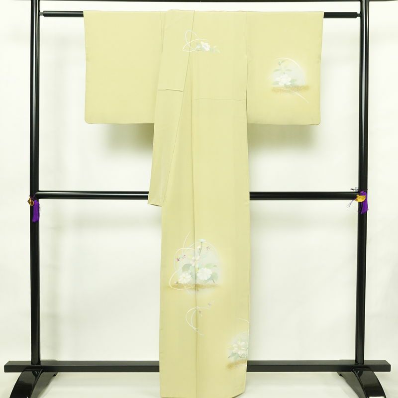 訪問着 良品 縮緬 正絹 花柄 袷仕立て 身丈161.5cm 裄丈63cm 箔 フォーマル 着物 クリーム_画像2