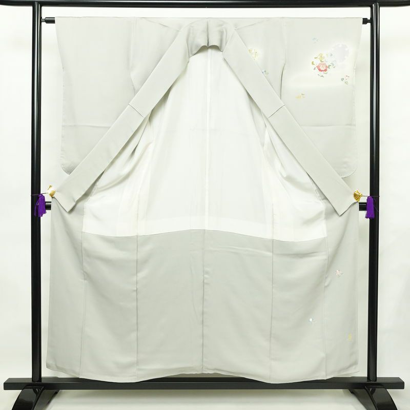 付け下げ しつけ糸付き 正絹 花柄 袷仕立て 身丈154cm 裄丈63cm 共八掛 金彩 フォーマル 着物 グレー_画像3