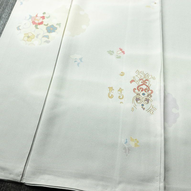 付け下げ しつけ糸付き 正絹 花柄 袷仕立て 身丈154cm 裄丈63cm 共八掛 金彩 フォーマル 着物 グレー_画像4