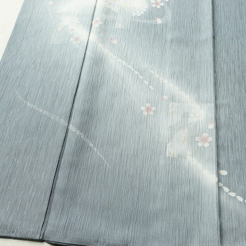 付け下げ 良品 一つ紋付き 正絹 花柄 袷仕立て 身丈155cm 裄丈63.5cm 箔 金彩 フォーマル 着物 青・紺_画像4