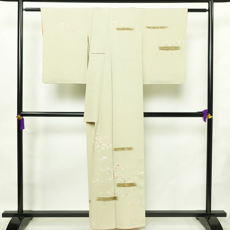 訪問着 良品 しつけ糸付き 金駒刺繍 正絹 花柄 袷仕立て 身丈159.5cm 裄丈65.5cm 箔 金彩 フォーマル 着物 緑・うぐいす色_画像2