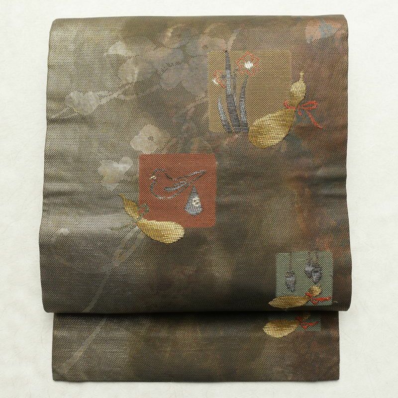 名古屋帯 六通柄 正絹 名古屋仕立て 箔 カーキ 帯 緑・うぐいす色 古典柄_画像1