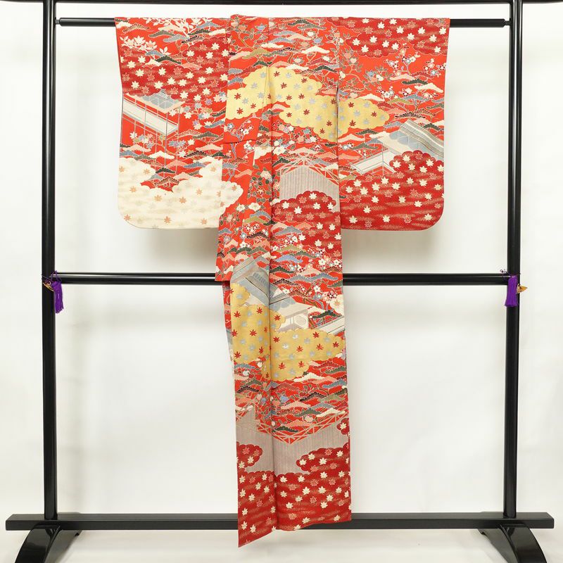 訪問着 金駒刺繍 正絹 古典柄 袷仕立て 身丈151cm 裄丈63.5cm 箔 刺繍 金彩 フォーマル 着物 赤・朱_画像2