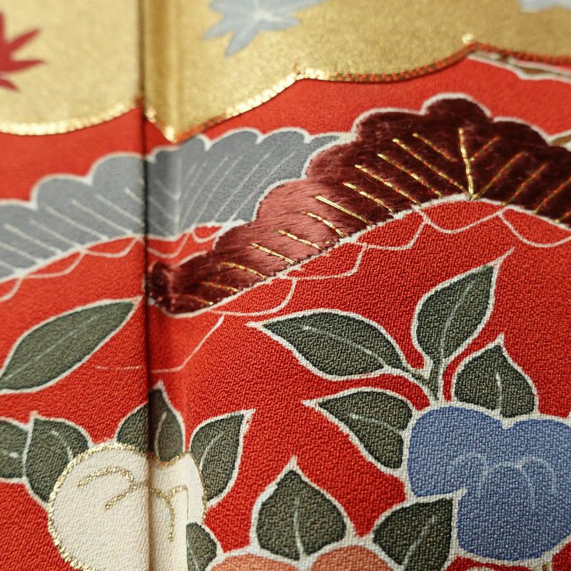 訪問着 金駒刺繍 正絹 古典柄 袷仕立て 身丈151cm 裄丈63.5cm 箔 刺繍 金彩 フォーマル 着物 赤・朱_画像10