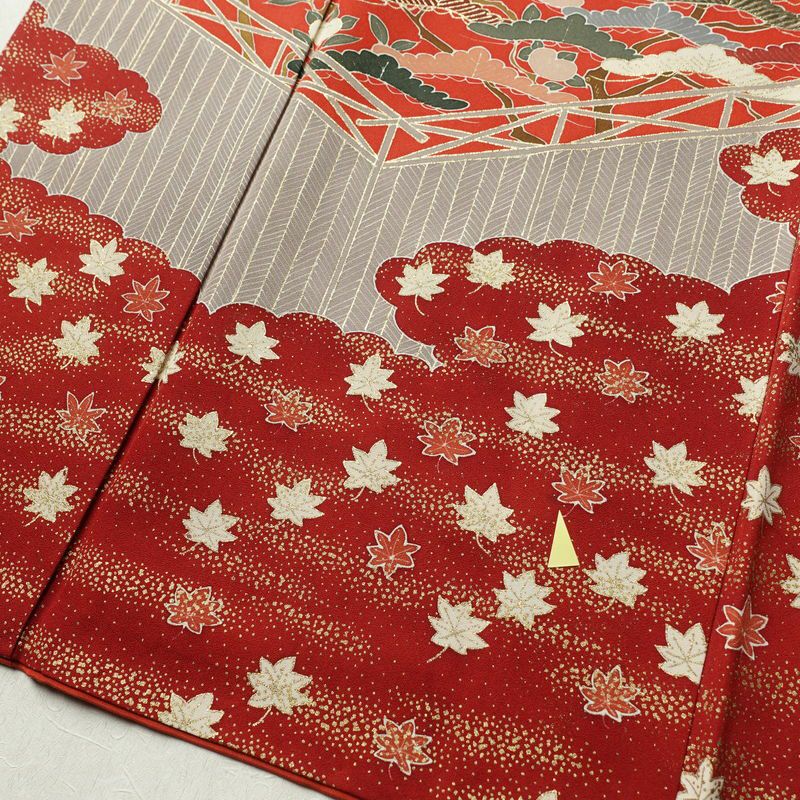 訪問着 金駒刺繍 正絹 古典柄 袷仕立て 身丈151cm 裄丈63.5cm 箔 刺繍 金彩 フォーマル 着物 赤・朱_画像13