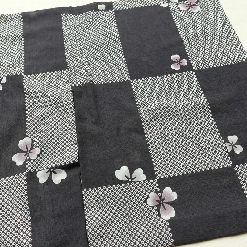 盛夏 小紋 ポリエステル チェック・格子柄 単衣仕立て 身丈151cm 裄丈65.5cm 桜 市松 鹿の子 着物 グレー_画像12