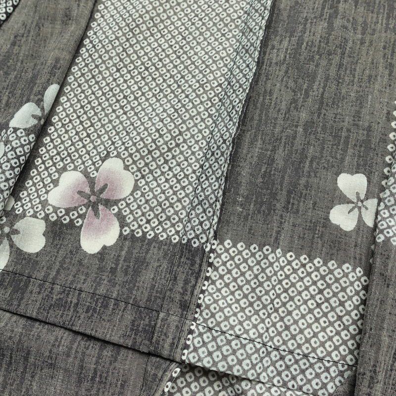 盛夏 小紋 ポリエステル チェック・格子柄 単衣仕立て 身丈151cm 裄丈65.5cm 桜 市松 鹿の子 着物 グレー_画像18