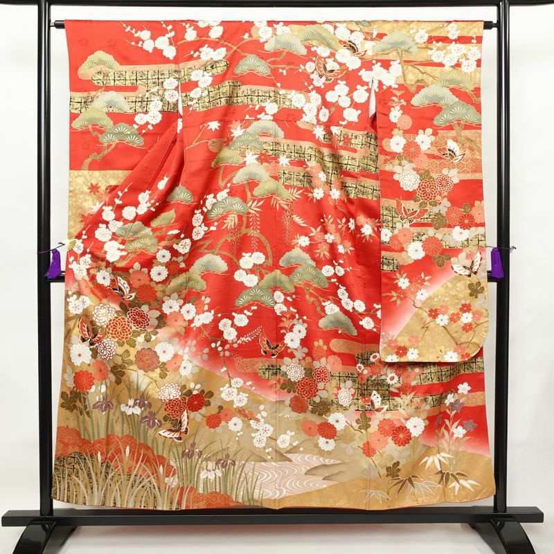 振袖 良品 金駒刺繍 綸子 正絹 古典柄 袷仕立て 身丈153.5cm 裄丈63cm 箔 金彩 フォーマル 着物 成人式 二十歳 松 菊 菖蒲 赤・朱_画像1