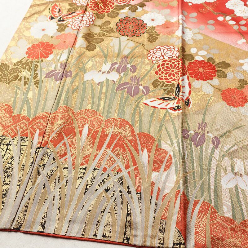 振袖 良品 金駒刺繍 綸子 正絹 古典柄 袷仕立て 身丈153.5cm 裄丈63cm 箔 金彩 フォーマル 着物 成人式 二十歳 松 菊 菖蒲 赤・朱_画像4