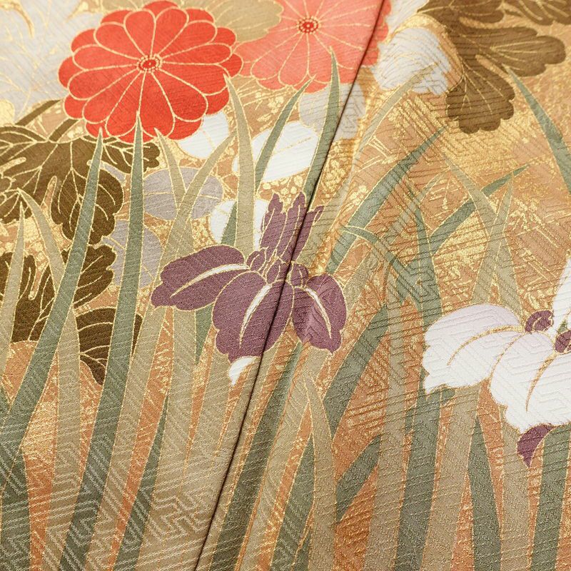 振袖 良品 金駒刺繍 綸子 正絹 古典柄 袷仕立て 身丈153.5cm 裄丈63cm 箔 金彩 フォーマル 着物 成人式 二十歳 松 菊 菖蒲 赤・朱_画像9