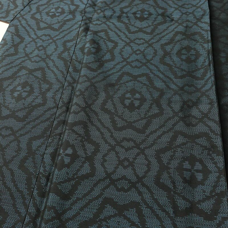 大島紬 証紙なし 正絹 幾何学柄・抽象柄 袷仕立て 身丈153.5cm 裄丈63cm 着物 青・紺_画像5