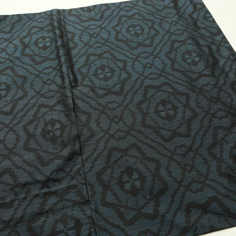 大島紬 証紙なし 正絹 幾何学柄・抽象柄 袷仕立て 身丈153.5cm 裄丈63cm 着物 青・紺_画像11