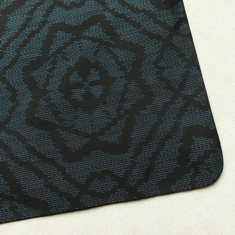 大島紬 証紙なし 正絹 幾何学柄・抽象柄 袷仕立て 身丈153.5cm 裄丈63cm 着物 青・紺_画像13