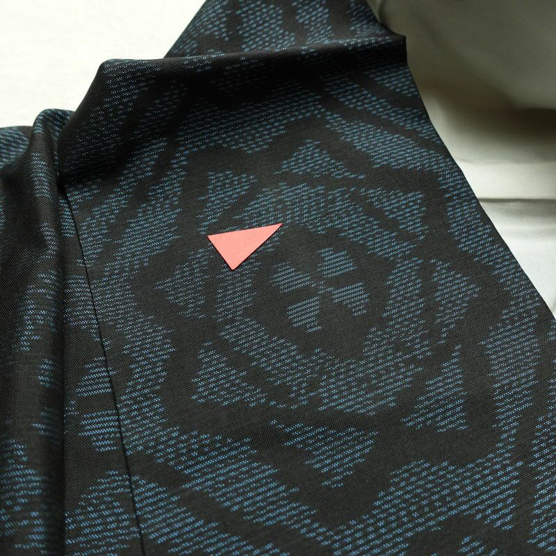 大島紬 証紙なし 正絹 幾何学柄・抽象柄 袷仕立て 身丈153.5cm 裄丈63cm 着物 青・紺_画像15