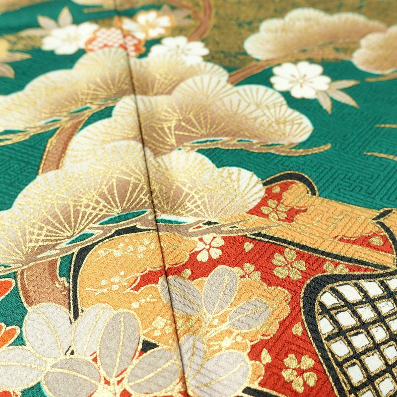 振袖 良品 正絹 古典柄 袷仕立て 身丈163cm 裄丈67.5cm 箔 金彩 フォーマル 着物 成人式 二十歳 御所車 松竹梅 菖蒲 緑・うぐいす色_画像8
