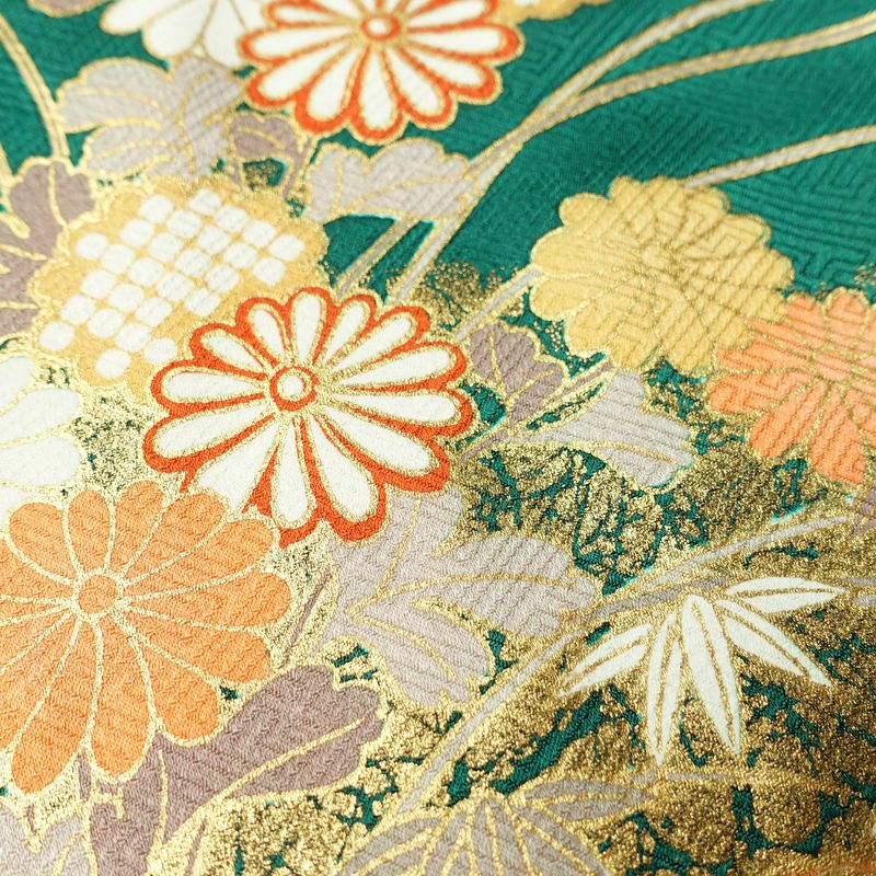 振袖 良品 正絹 古典柄 袷仕立て 身丈163cm 裄丈67.5cm 箔 金彩 フォーマル 着物 成人式 二十歳 御所車 松竹梅 菖蒲 緑・うぐいす色_画像9
