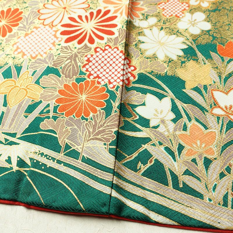 振袖 良品 正絹 古典柄 袷仕立て 身丈163cm 裄丈67.5cm 箔 金彩 フォーマル 着物 成人式 二十歳 御所車 松竹梅 菖蒲 緑・うぐいす色_画像12