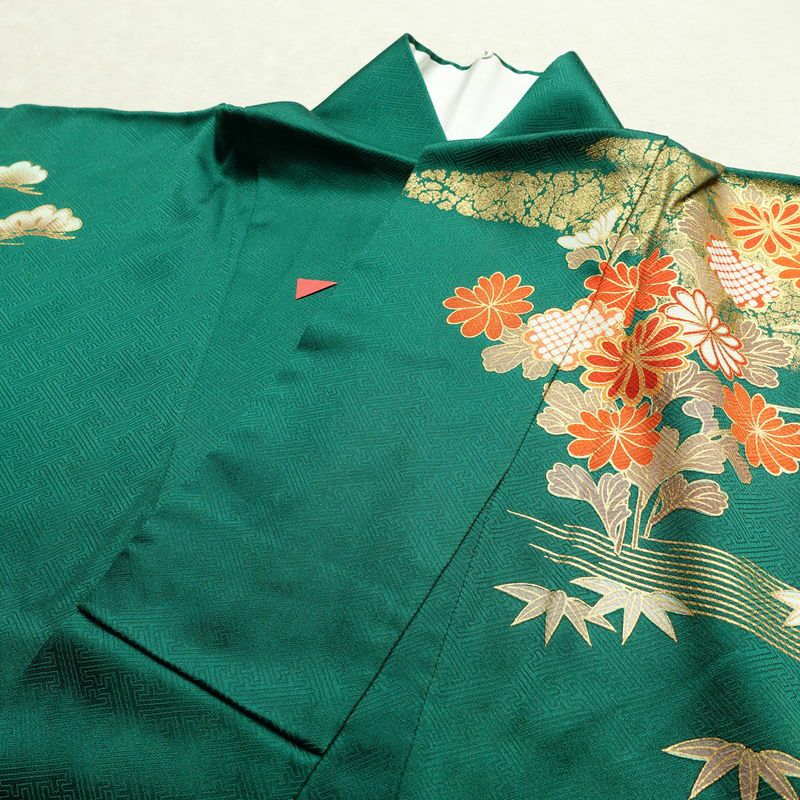 振袖 良品 正絹 古典柄 袷仕立て 身丈163cm 裄丈67.5cm 箔 金彩 フォーマル 着物 成人式 二十歳 御所車 松竹梅 菖蒲 緑・うぐいす色_画像16