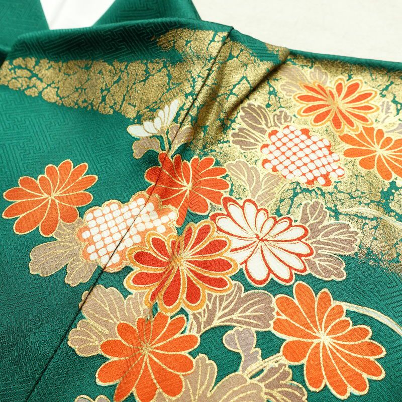 振袖 良品 正絹 古典柄 袷仕立て 身丈163cm 裄丈67.5cm 箔 金彩 フォーマル 着物 成人式 二十歳 御所車 松竹梅 菖蒲 緑・うぐいす色_画像17