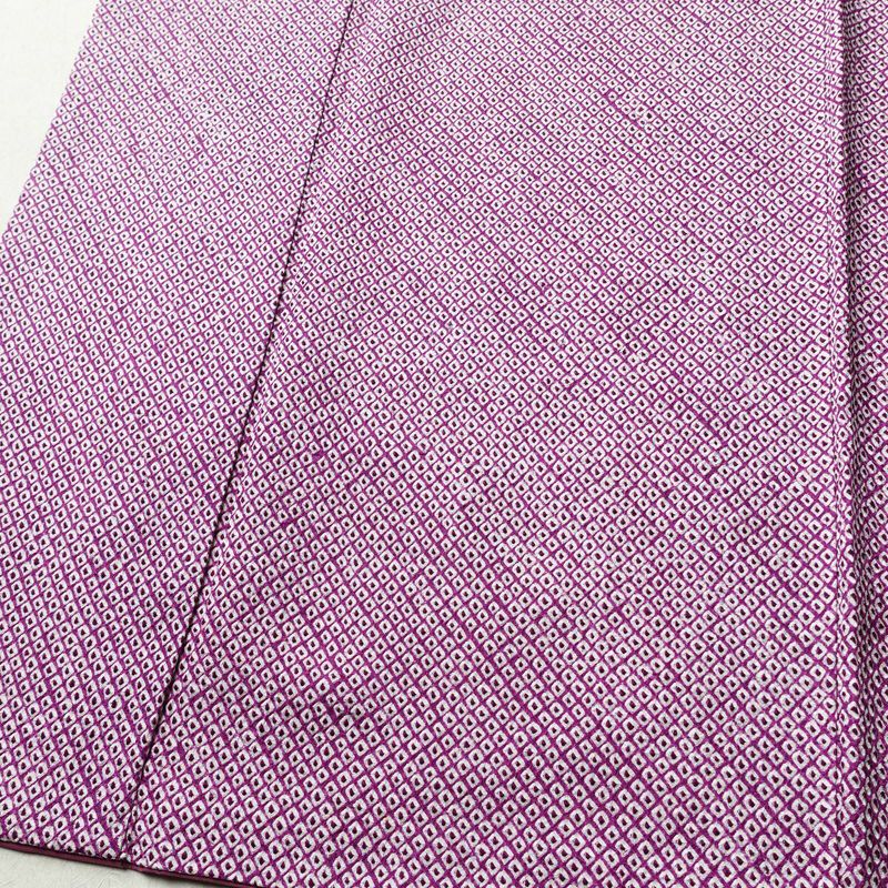 小紋 絞り 総絞り 正絹 古典柄 袷仕立て 身丈160.5cm 裄丈67cm 着物 紫・藤色_画像4