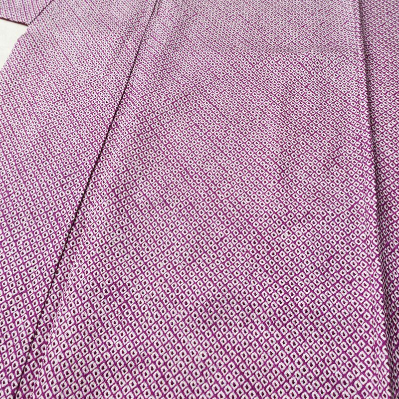 小紋 絞り 総絞り 正絹 古典柄 袷仕立て 身丈160.5cm 裄丈67cm 着物 紫・藤色_画像5