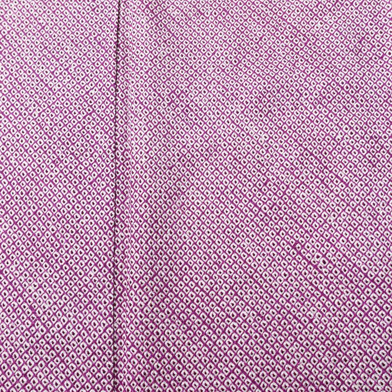 小紋 絞り 総絞り 正絹 古典柄 袷仕立て 身丈160.5cm 裄丈67cm 着物 紫・藤色_画像6