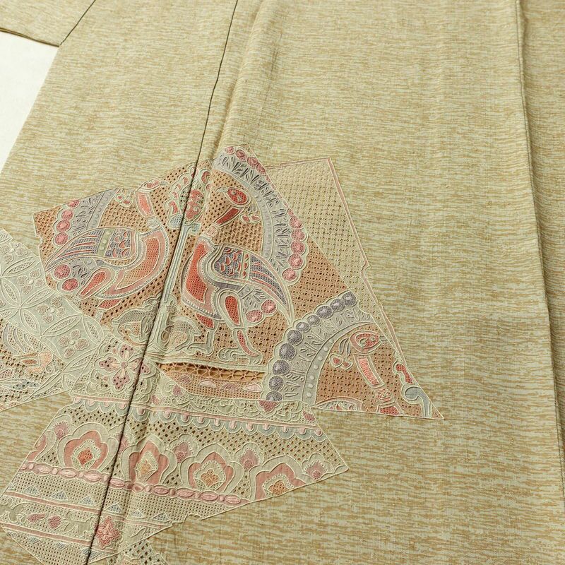 付け下げ スワトウ刺繍 相良刺繍 正絹 幾何学柄・抽象柄 袷仕立て 身丈159.5cm 裄丈65cm 刺繍 フォーマル 着物 紬地 黄・黄土色_画像5