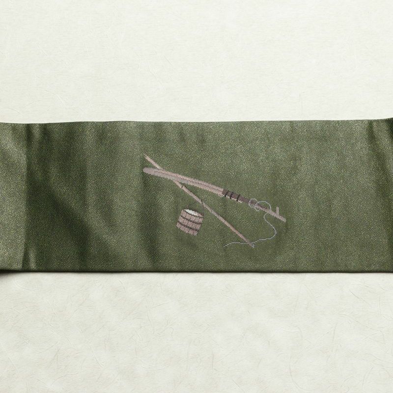 名古屋帯 なごや帯 太鼓柄 美品 正絹 風景柄 名古屋仕立て 金通し 舟 釣り シンプル 未使用品 帯 緑・うぐいす色_画像12