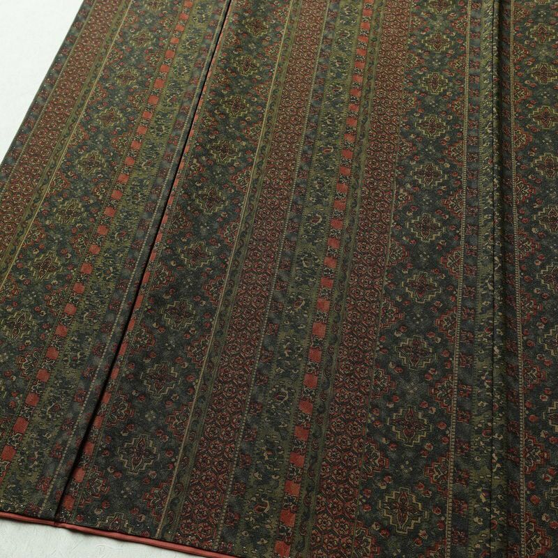 小紋 良品 縮緬 総柄 正絹 縞柄・線柄 袷仕立て 身丈154cm 裄丈64cm 着物 緑・うぐいす色_画像4