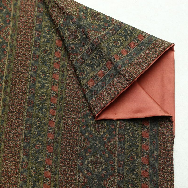 小紋 良品 縮緬 総柄 正絹 縞柄・線柄 袷仕立て 身丈154cm 裄丈64cm 着物 緑・うぐいす色_画像15