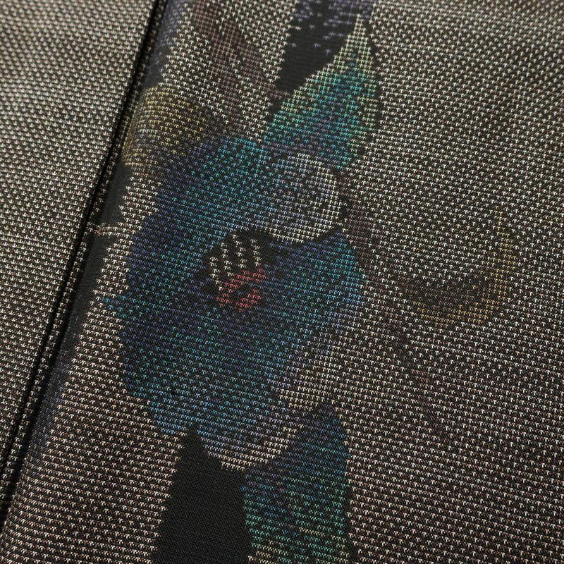 本場大島紬 大島紬 美品 古代染色純泥染 伝統的工芸品 証紙あり しつけ糸付き 正絹 花柄 袷仕立て 身丈152cm 裄丈65cm 着物 茶_画像7