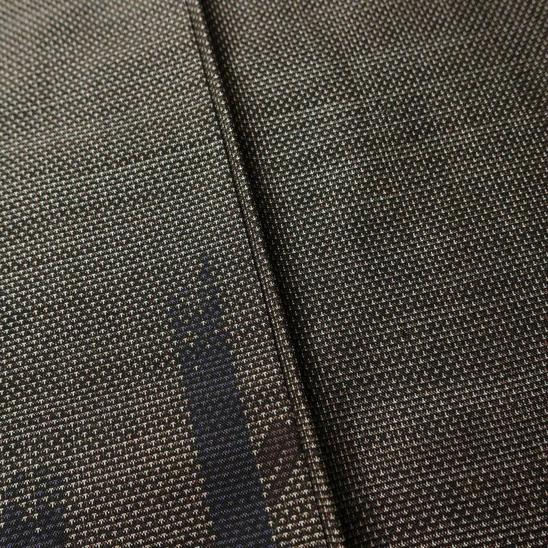 本場大島紬 大島紬 美品 古代染色純泥染 伝統的工芸品 証紙あり しつけ糸付き 正絹 花柄 袷仕立て 身丈152cm 裄丈65cm 着物 茶_画像10