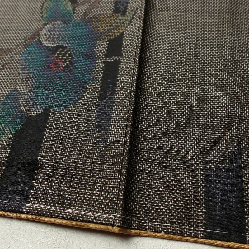 本場大島紬 大島紬 美品 古代染色純泥染 伝統的工芸品 証紙あり しつけ糸付き 正絹 花柄 袷仕立て 身丈152cm 裄丈65cm 着物 茶_画像11