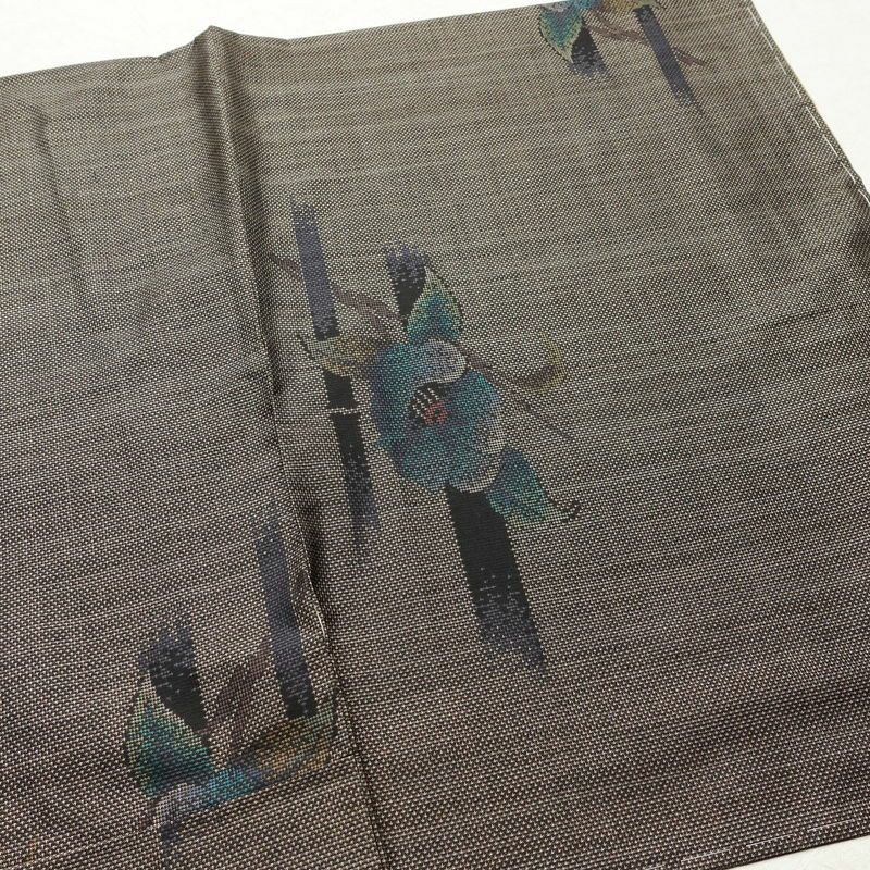 本場大島紬 大島紬 美品 古代染色純泥染 伝統的工芸品 証紙あり しつけ糸付き 正絹 花柄 袷仕立て 身丈152cm 裄丈65cm 着物 茶_画像13