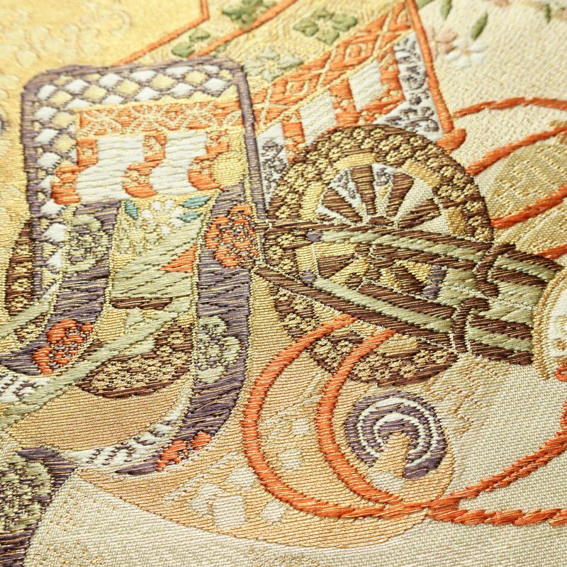 袋帯 銘明錦 六通柄 フォーマル用 正絹 古典柄 箔 金通し 帯 入学式 御所車 扇子 卒業式 結婚式 ベージュ_画像3
