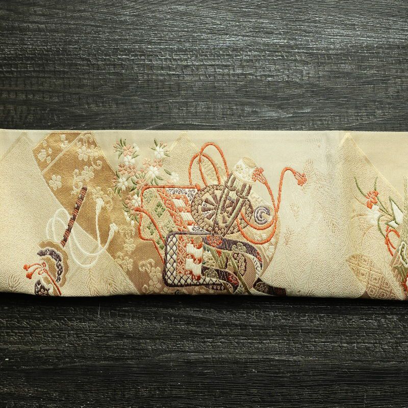 袋帯 銘明錦 六通柄 フォーマル用 正絹 古典柄 箔 金通し 帯 入学式 御所車 扇子 卒業式 結婚式 ベージュ_画像15