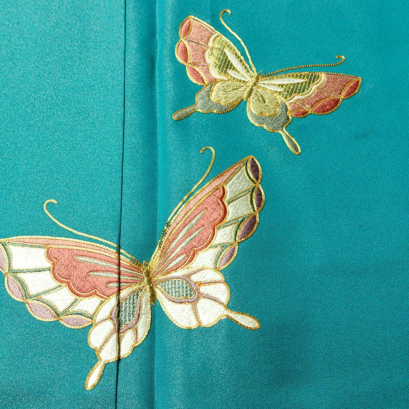 振袖 金駒刺繍 正絹 古典柄 袷仕立て 身丈163.5cm 裄丈70cm 箔 刺繍 金彩 金糸 着物 成人式 二十歳 蝶 緑・うぐいす色_画像6