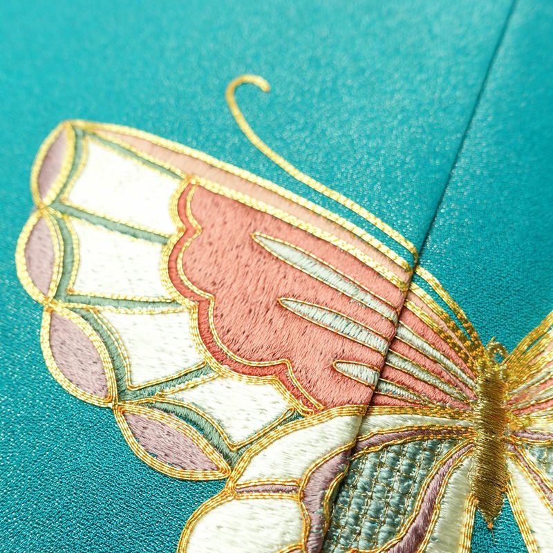 振袖 金駒刺繍 正絹 古典柄 袷仕立て 身丈163.5cm 裄丈70cm 箔 刺繍 金彩 金糸 着物 成人式 二十歳 蝶 緑・うぐいす色_画像7