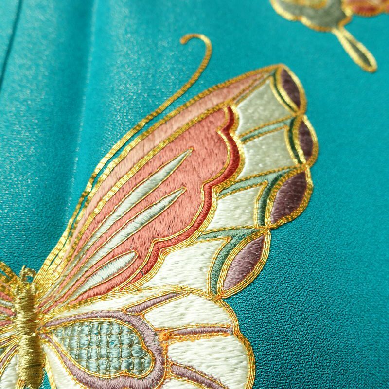 振袖 金駒刺繍 正絹 古典柄 袷仕立て 身丈163.5cm 裄丈70cm 箔 刺繍 金彩 金糸 着物 成人式 二十歳 蝶 緑・うぐいす色_画像8
