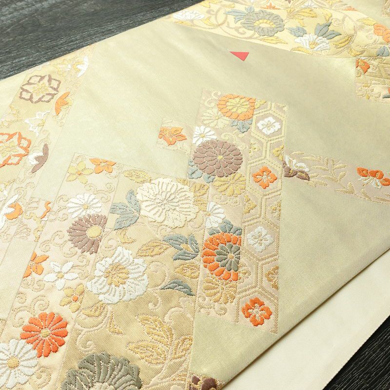 袋帯 六通柄 フォーマル用 正絹 古典柄 箔 金糸 帯 入学式 卒業式 結婚式 クリーム_画像11