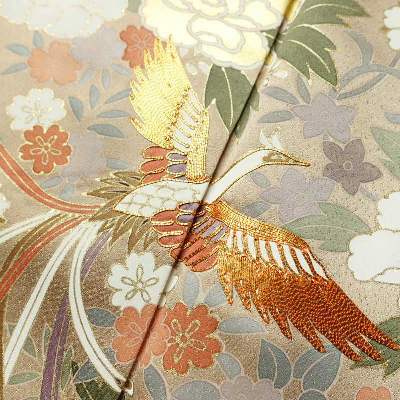 色留袖 良品 五つ紋付き 比翼付き 金駒刺繍 正絹 人物・動物柄 袷仕立て 身丈166cm 裄丈67cm 箔 フォーマル 着物 結婚式 緑・うぐいす色_画像9