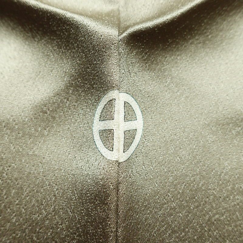 色留袖 良品 五つ紋付き 比翼付き 金駒刺繍 正絹 人物・動物柄 袷仕立て 身丈166cm 裄丈67cm 箔 フォーマル 着物 結婚式 緑・うぐいす色_画像14