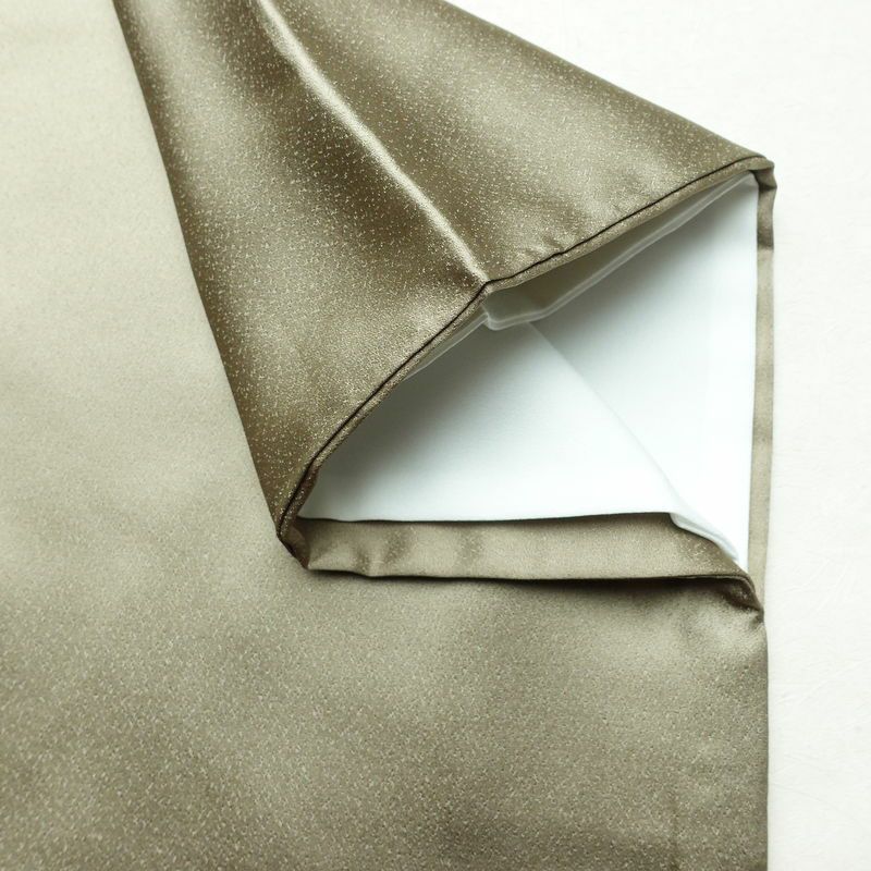 色留袖 良品 五つ紋付き 比翼付き 金駒刺繍 正絹 人物・動物柄 袷仕立て 身丈166cm 裄丈67cm 箔 フォーマル 着物 結婚式 緑・うぐいす色_画像16