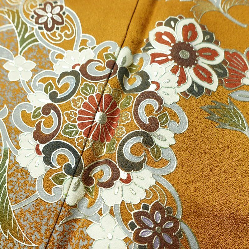 振袖 正絹 木の葉・植物柄 袷仕立て 身丈170.5cm 裄丈69cm 箔 フォーマル 成人式 二十歳 黄・黄土色_画像7